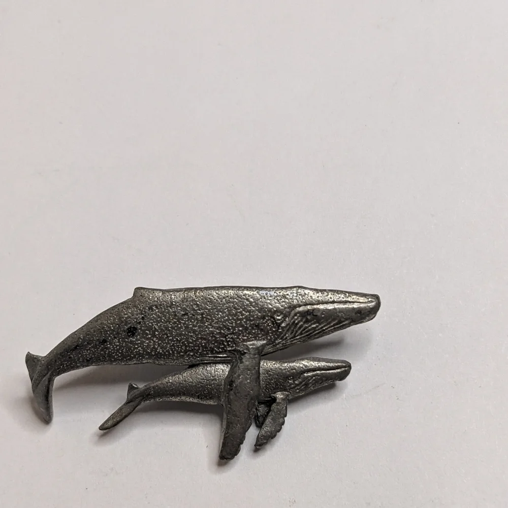 Vintage Humpback Whale & Calf Antiqued Pewter Pin